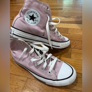 Girls’ Converse All-stars sneakers